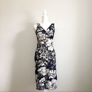 EUC My Michelle floral v-neck dress M